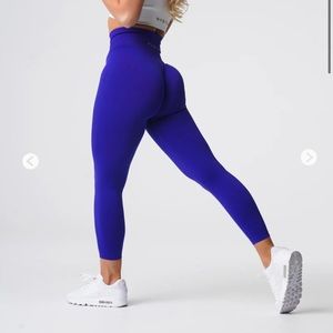 NVGTN Cobalt Solid Seamless Leggings!